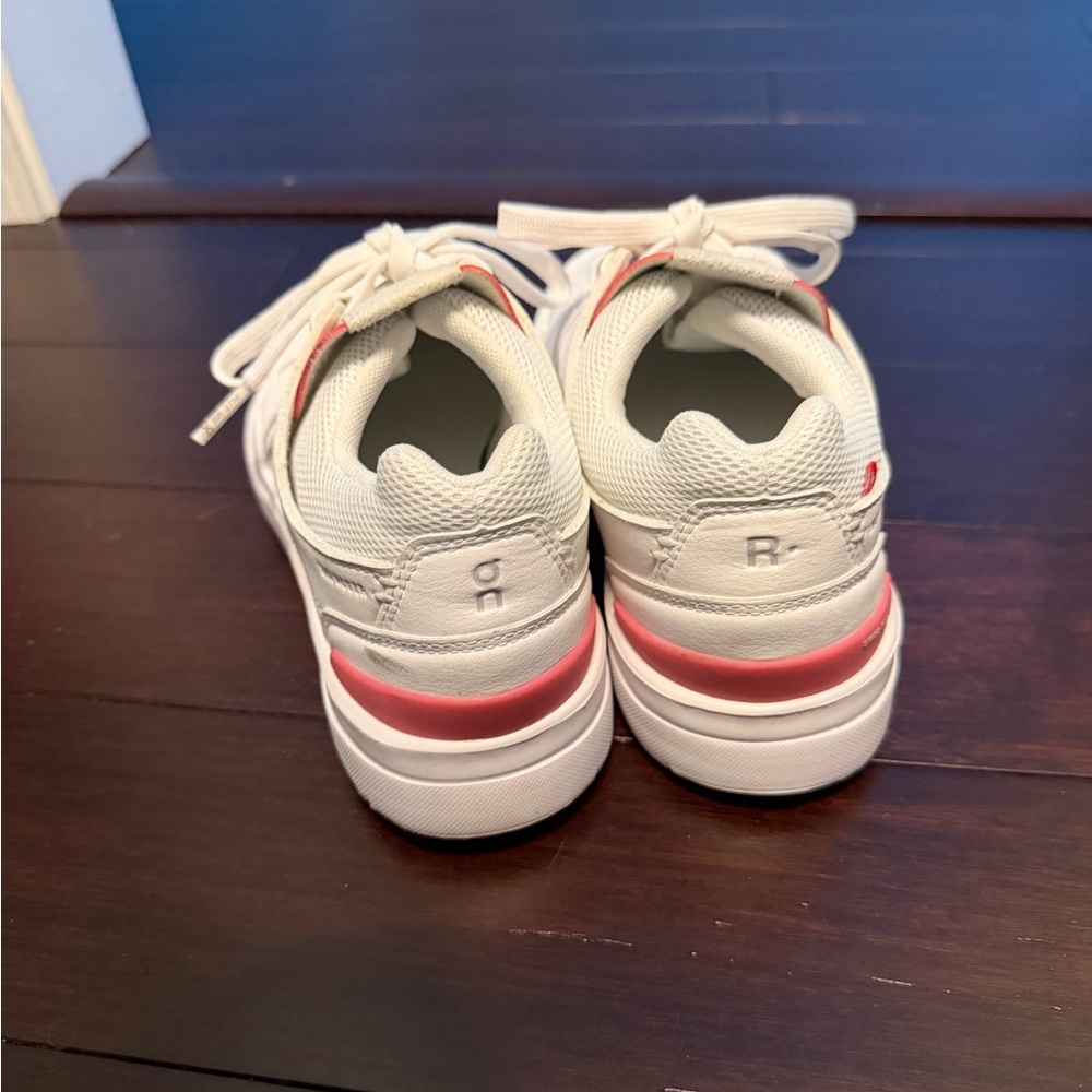 On cloud sneakers - Picture 3 of 4